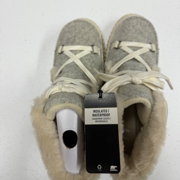 Sorel oNA Ave Alpine Boot. Weatherproof size 9 - Picture 2 of 7